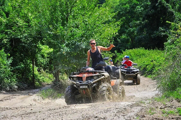 Прокат квадроциклов. Подарочные сертификаты Ultra Подарки Геленджик. Купить оригинальный подарок или подарочный сертификат на Прокат квадроциклов. Сервис UltraPodarki.ru Геленджик 8 800 505 95 30.