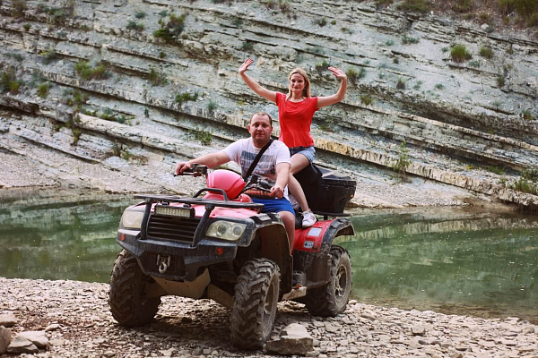 Прокат квадроциклов. Подарочные сертификаты Ultra Подарки Геленджик. Купить оригинальный подарок или подарочный сертификат на Прокат квадроциклов. Сервис UltraPodarki.ru Геленджик 8 800 505 95 30.