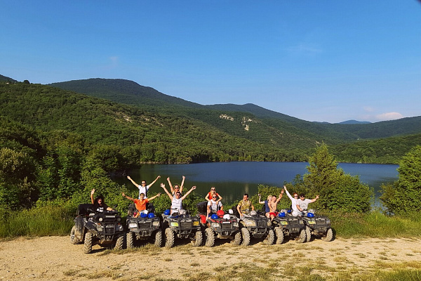 Прокат квадроциклов. Подарочные сертификаты Ultra Подарки Геленджик. Купить оригинальный подарок или подарочный сертификат на Прокат квадроциклов. Сервис UltraPodarki.ru Геленджик 8 800 505 95 30.