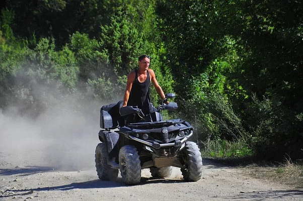 Прокат квадроциклов. Подарочные сертификаты Ultra Подарки Геленджик. Купить оригинальный подарок или подарочный сертификат на Прокат квадроциклов. Сервис UltraPodarki.ru Геленджик 8 800 505 95 30.